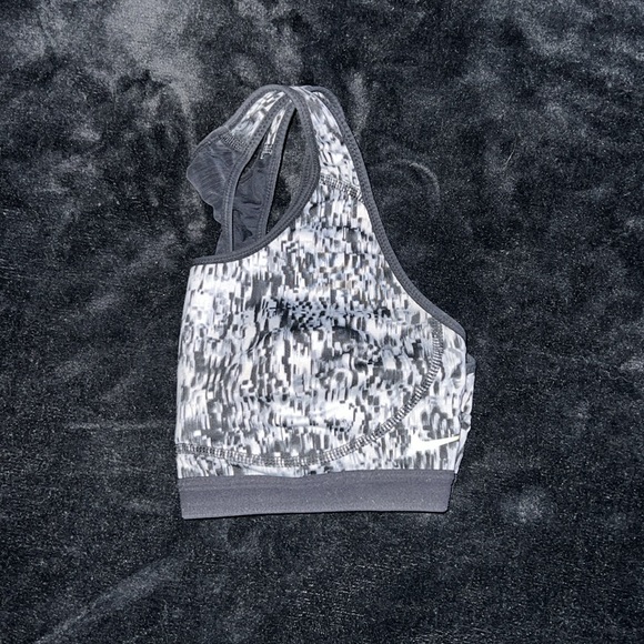 Nike Dri-Fit Sports Bra - Picture 4 of 6